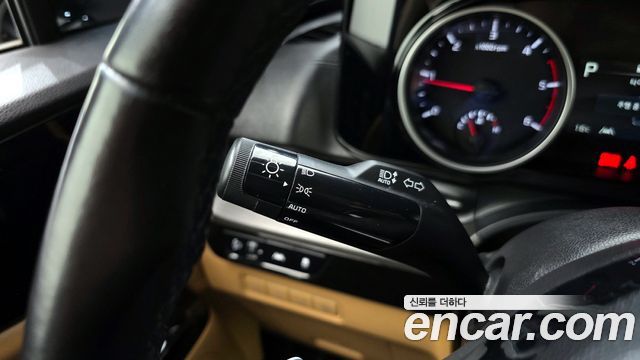 Kia Canival 2021 — photo 15