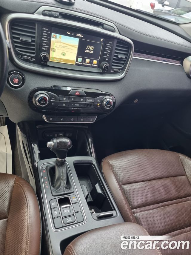 Kia Sorento 2015 — photo 16