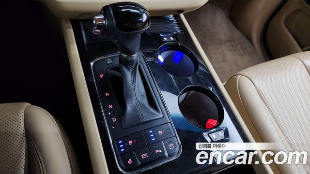 Kia Canival 2016 — photo 12