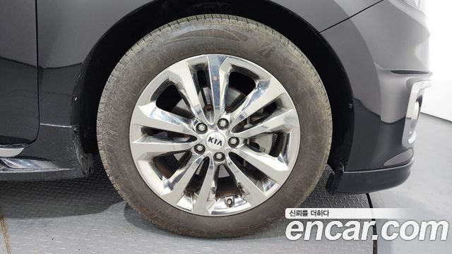 Kia Canival 2016 — photo 7