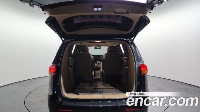 Kia Canival 2016 — photo 27