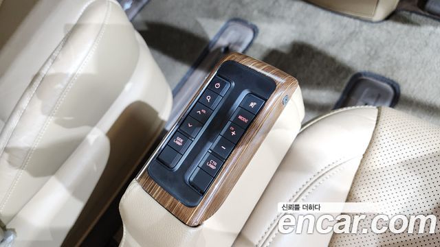 Kia Canival 2016 — photo 31