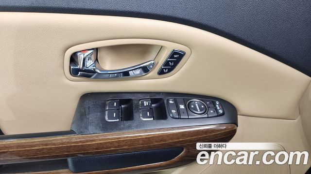 Kia Canival 2016 — photo 36