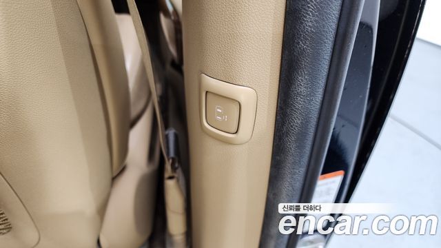 Kia Canival 2016 — photo 38