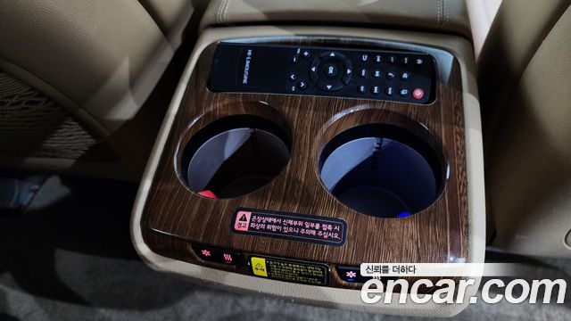 Kia Canival 2016 — photo 40