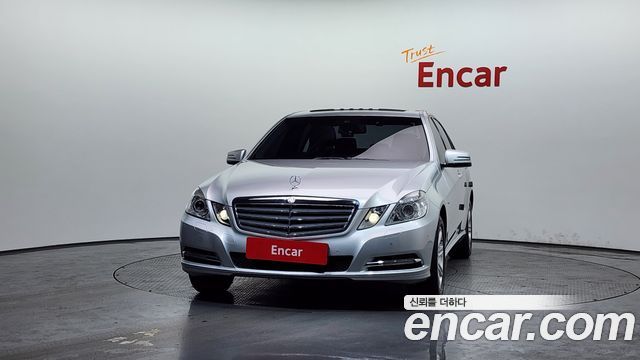 Mercedes-Benz E-Class 2012 — photo 3