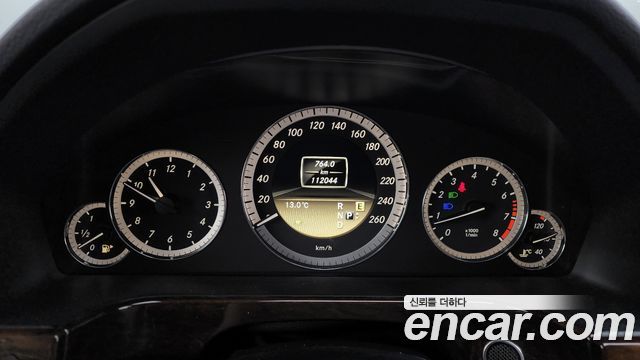 Mercedes-Benz E-Class 2012 — photo 8