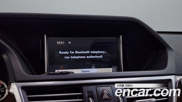 Mercedes-Benz E-Class 2012 — photo 16