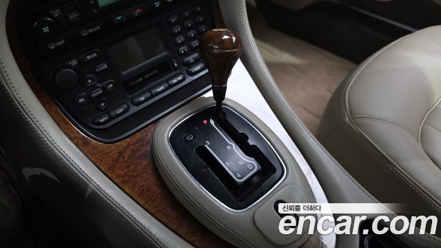 Jaguar XJ-8 2000 — photo 9