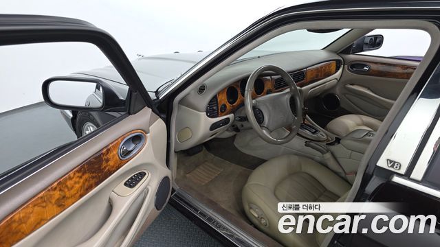 Jaguar XJ-8 2000 — photo 10