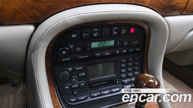 Jaguar XJ-8 2000 — photo 13