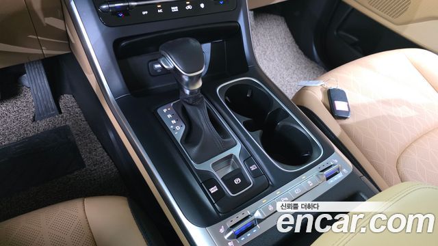 Kia Canival 2022 — photo 9