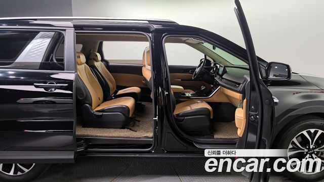 Kia Canival 2022 — photo 19