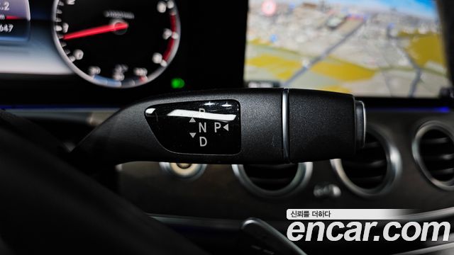Mercedes-Benz E-Class 2018 — photo 9