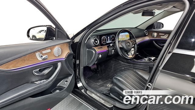 Mercedes-Benz E-Class 2018 — photo 10