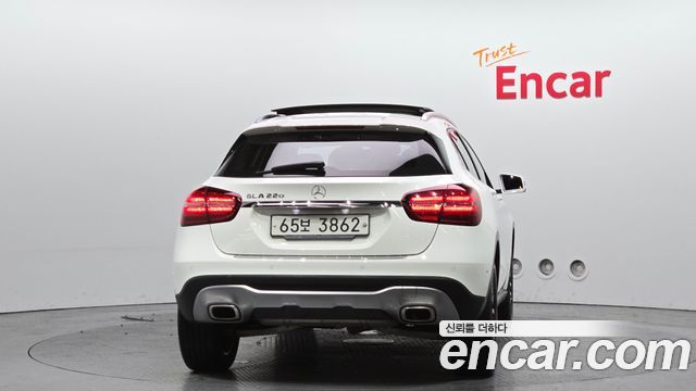 Mercedes-Benz GLA-Class 2019 — photo 4