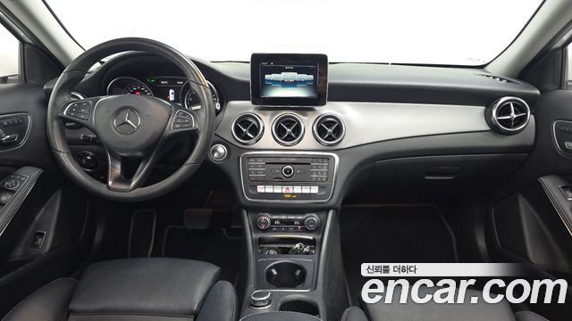 Mercedes-Benz GLA-Class 2019 — photo 10