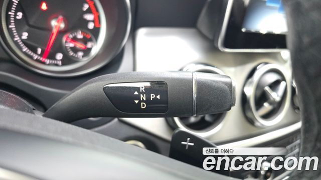 Mercedes-Benz GLA-Class 2019 — photo 12