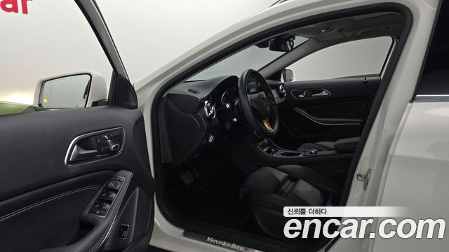 Mercedes-Benz GLA-Class 2019 — photo 13
