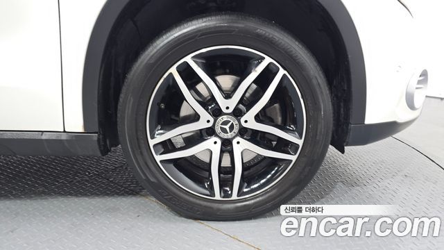 Mercedes-Benz GLA-Class 2019 — photo 7