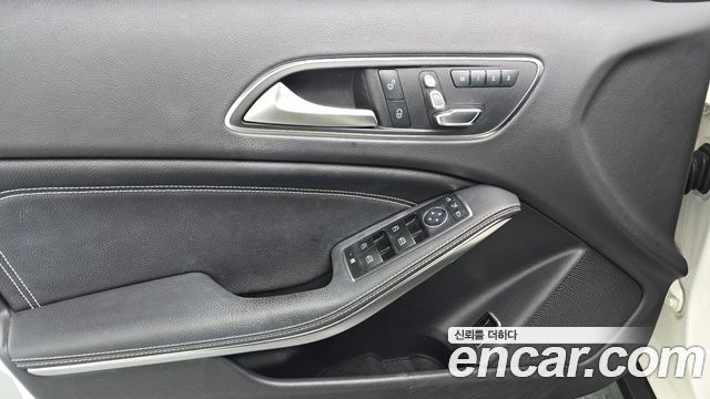 Mercedes-Benz GLA-Class 2019 — photo 14