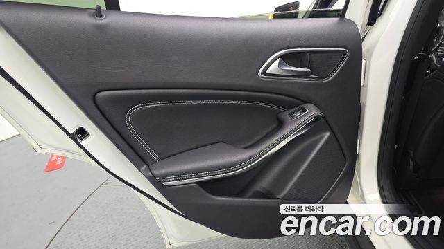 Mercedes-Benz GLA-Class 2019 — photo 15