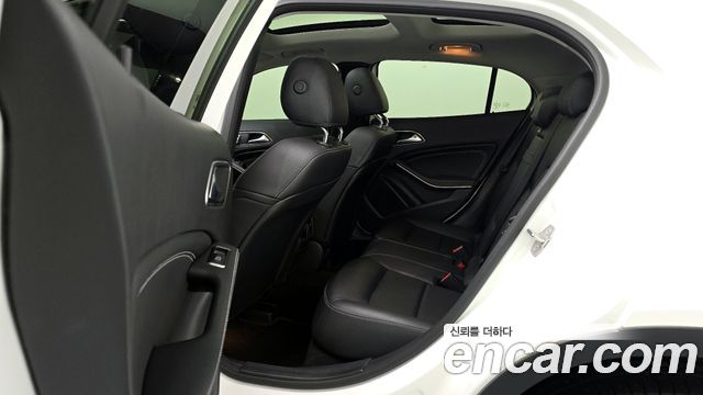 Mercedes-Benz GLA-Class 2019 — photo 16