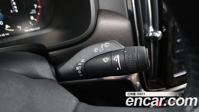 Volvo V90 2019 — photo 29