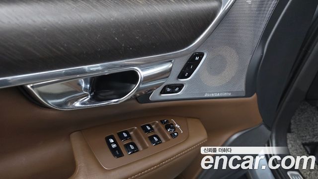 Volvo V90 2019 — photo 30