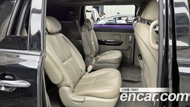Kia Canival 2016 — photo 12