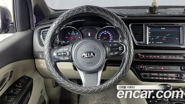 Kia Canival 2016 — photo 13
