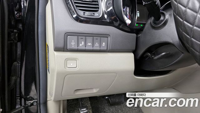 Kia Canival 2016 — photo 16