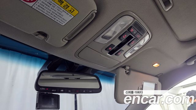 Kia Canival 2016 — photo 17