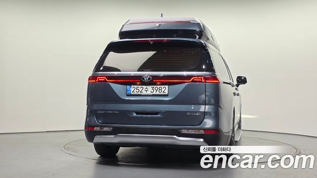 Kia Canival 2021 — photo 4