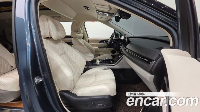 Kia Canival 2021 — photo 10