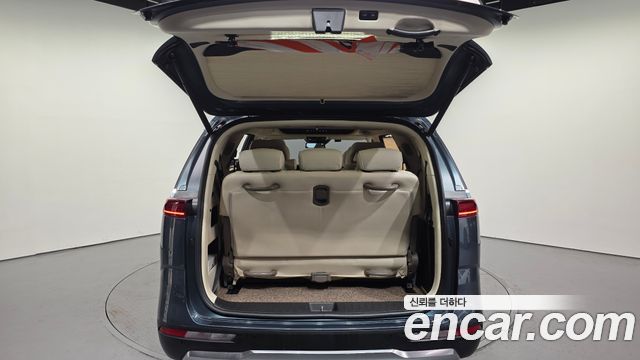 Kia Canival 2021 — photo 20