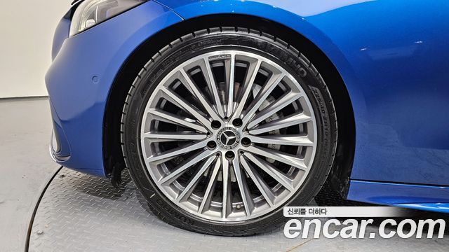 Mercedes-Benz C-Class 2023 — photo 5