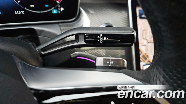 Mercedes-Benz C-Class 2023 — photo 9