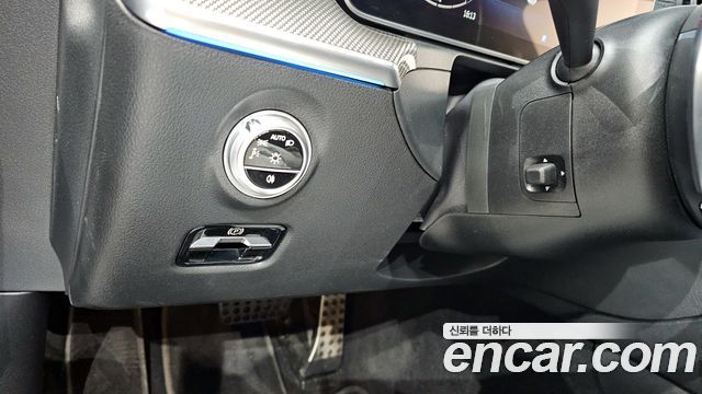 Mercedes-Benz C-Class 2023 — photo 14