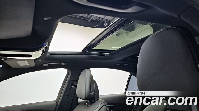 Mercedes-Benz C-Class 2023 — photo 19