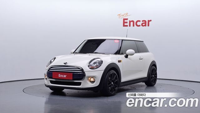 Mini Cooper 2014 — photo 1