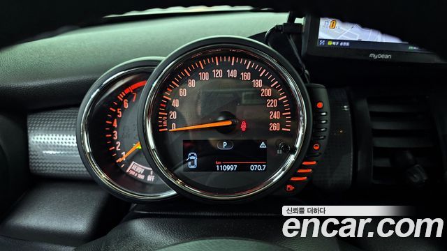 Mini Cooper 2014 — photo 8