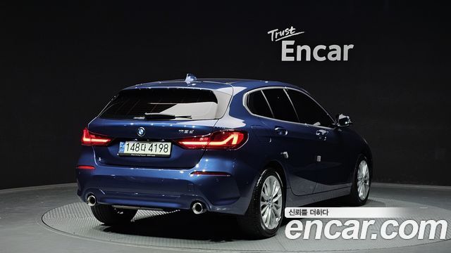 BMW 1-Series 2021 — photo 2