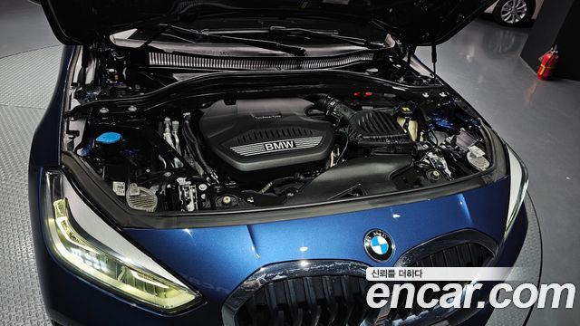 BMW 1-Series 2021 — photo 6