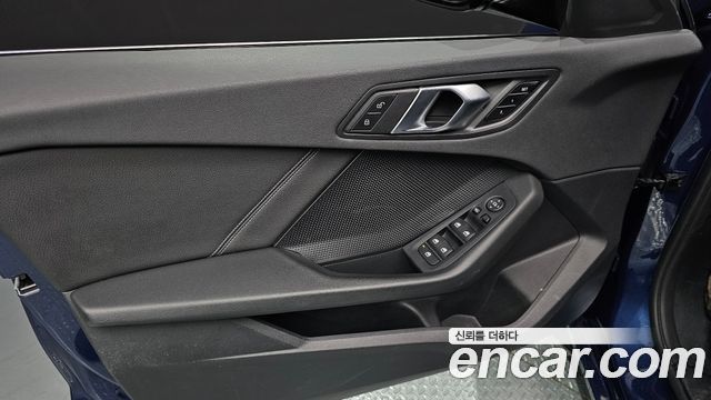 BMW 1-Series 2021 — photo 18