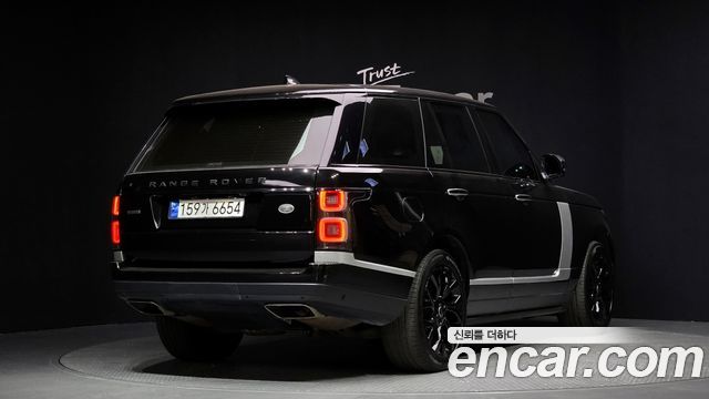 Land Rover Range Rover 2018 — photo 2