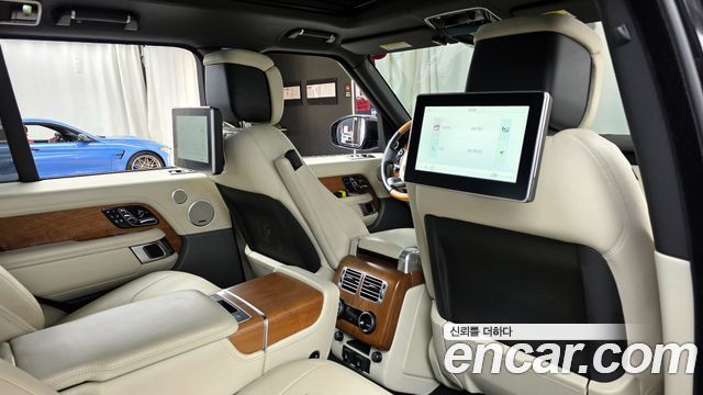 Land Rover Range Rover 2018 — photo 17