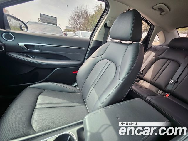 Hyundai Sonata 2023 — photo 17