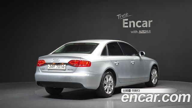 Audi A4 2012 — photo 2