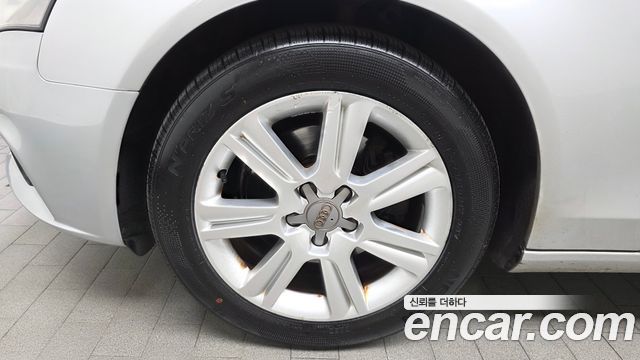 Audi A4 2012 — photo 5